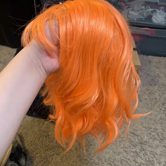 2 short bob wigs - Picture 3 of 7